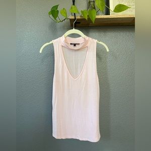 Kendall & Kylie blush pink top S